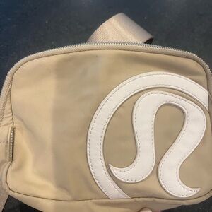Lululemon Everywhere Belt Bag